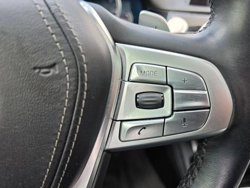 Used 2019 BMW 750i xDrive w/ Executive Package AWD/4WD image 42