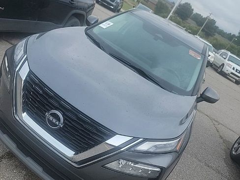 Used 2023 Nissan Rogue SV FWD image 36