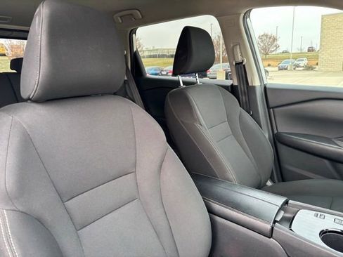 Used 2024 Nissan Rogue S image 19