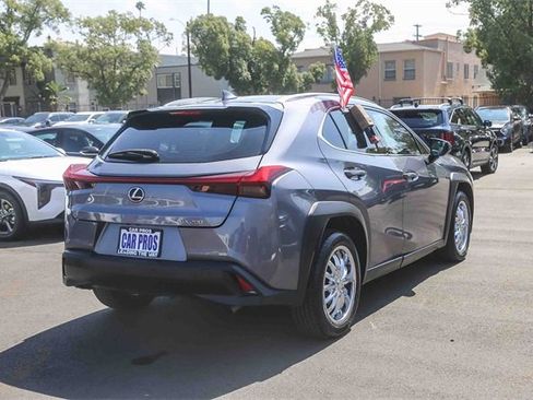 Used 2019 Lexus UX 200 image 10