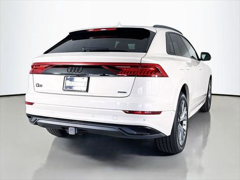 Used 2023 Audi Q8 Premium w/ Convenience Package AWD/4WD image 7