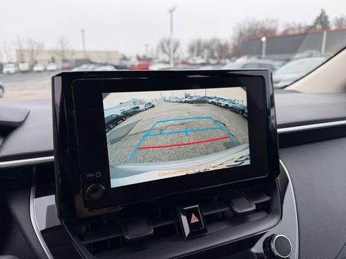 Used 2025 Toyota Corolla LE image 23