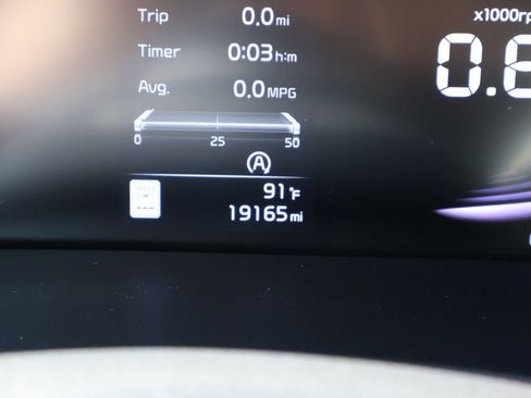 Used 2025 Kia Soul LX w/ LX Technology Package FWD image 30