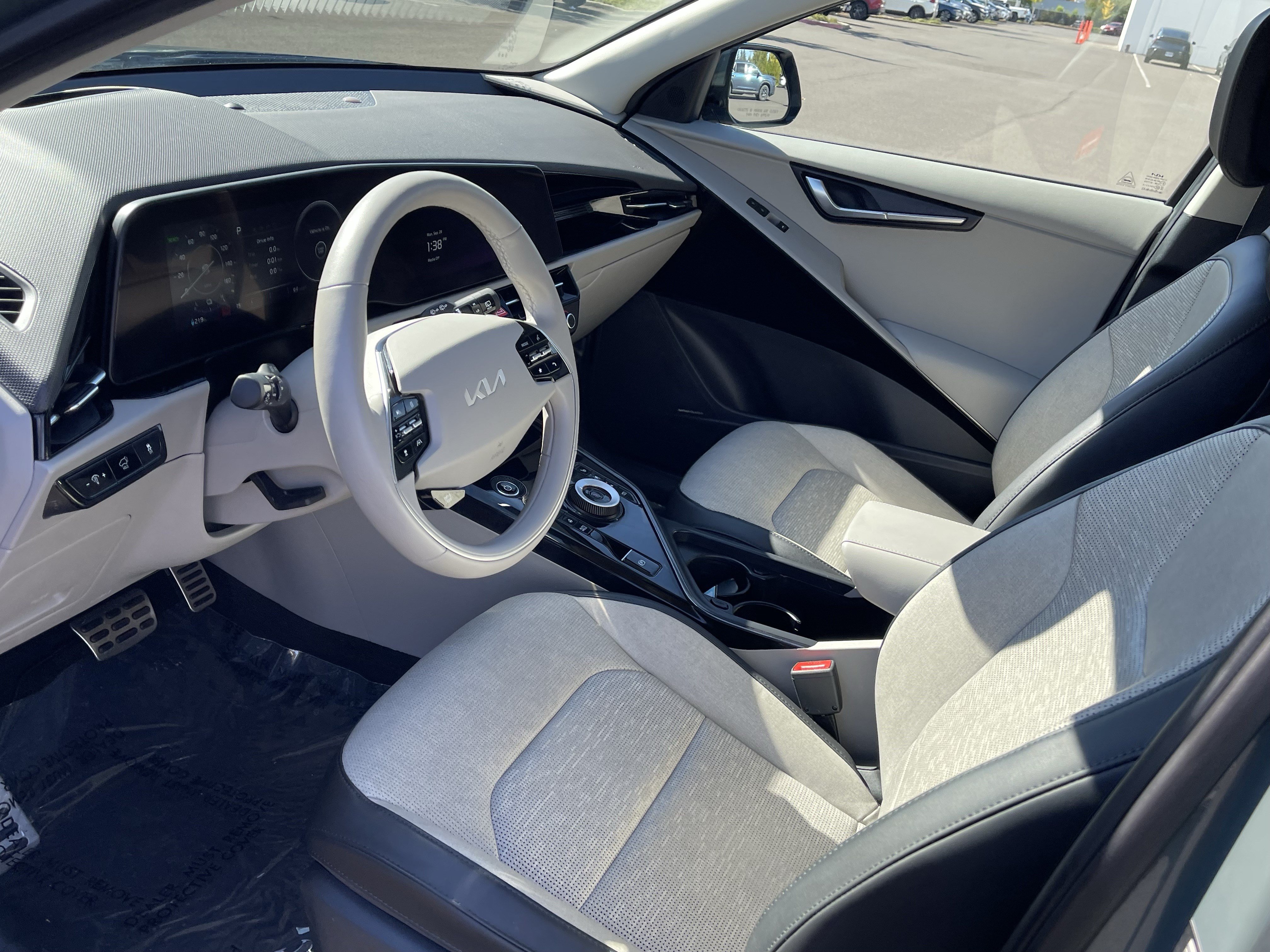 Used 2023 Kia Niro Wave FWD image 10