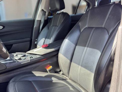 Used 2019 Alfa Romeo Giulia w/ Nero Edizione image 18