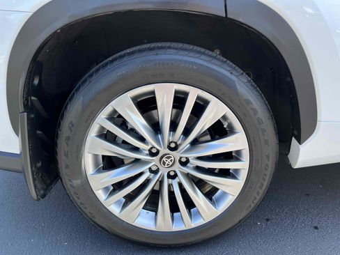 Used 2023 Toyota Highlander Platinum image 79