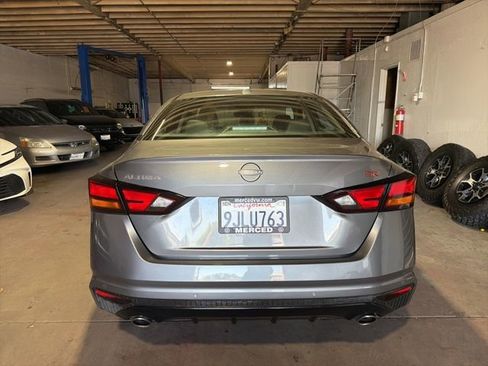 Used 2024 Nissan Altima 2.5 SR w/ SR Premium Package FWD image 5