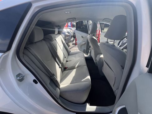 Used 2013 Toyota Prius Two image 28