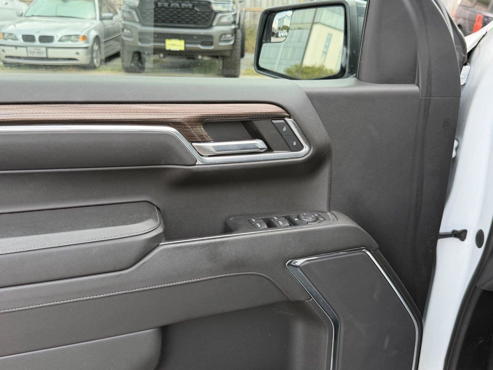 Used 2023 Chevrolet Silverado 1500 RST w/ Z71 Off-Road Package AWD/4WD image 13
