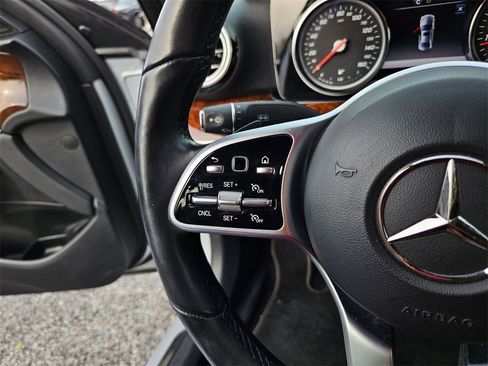 Used 2019 Mercedes-Benz E 300 4MATIC image 11