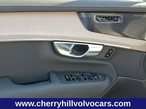 New 2026 Volvo XC90 B6 Plus w/ Protection Package Premier image 9
