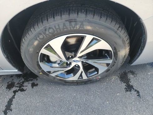 Used 2025 Subaru Legacy Premium AWD/4WD image 13