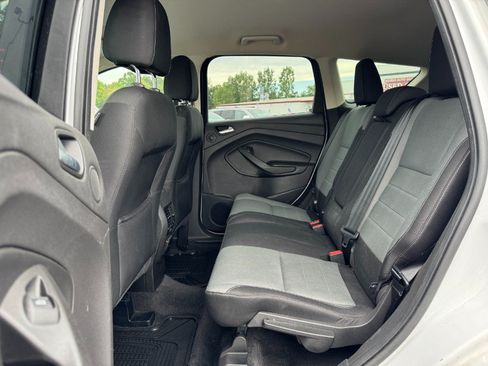 Used 2016 Ford Escape SE w/ Equipment Group 201A FWD image 16