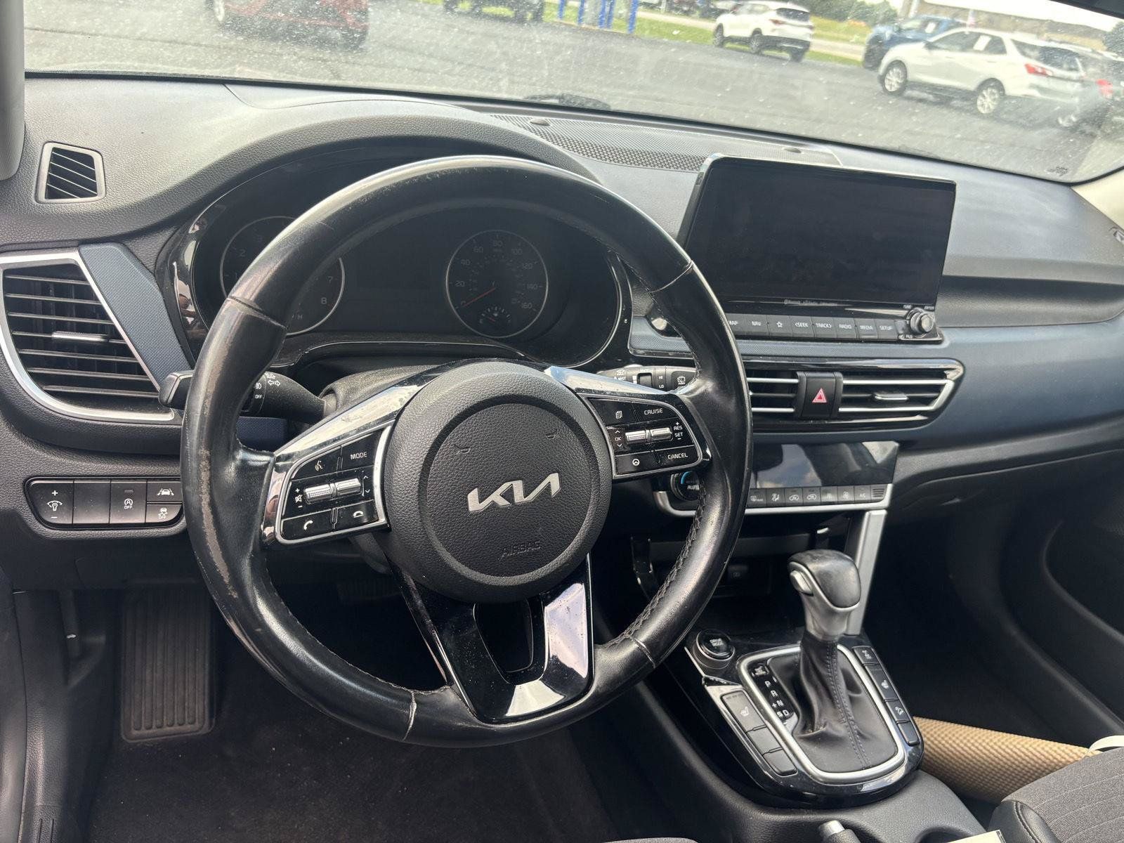 Used 2022 Kia Seltos Nightfall Edition AWD/4WD image 2
