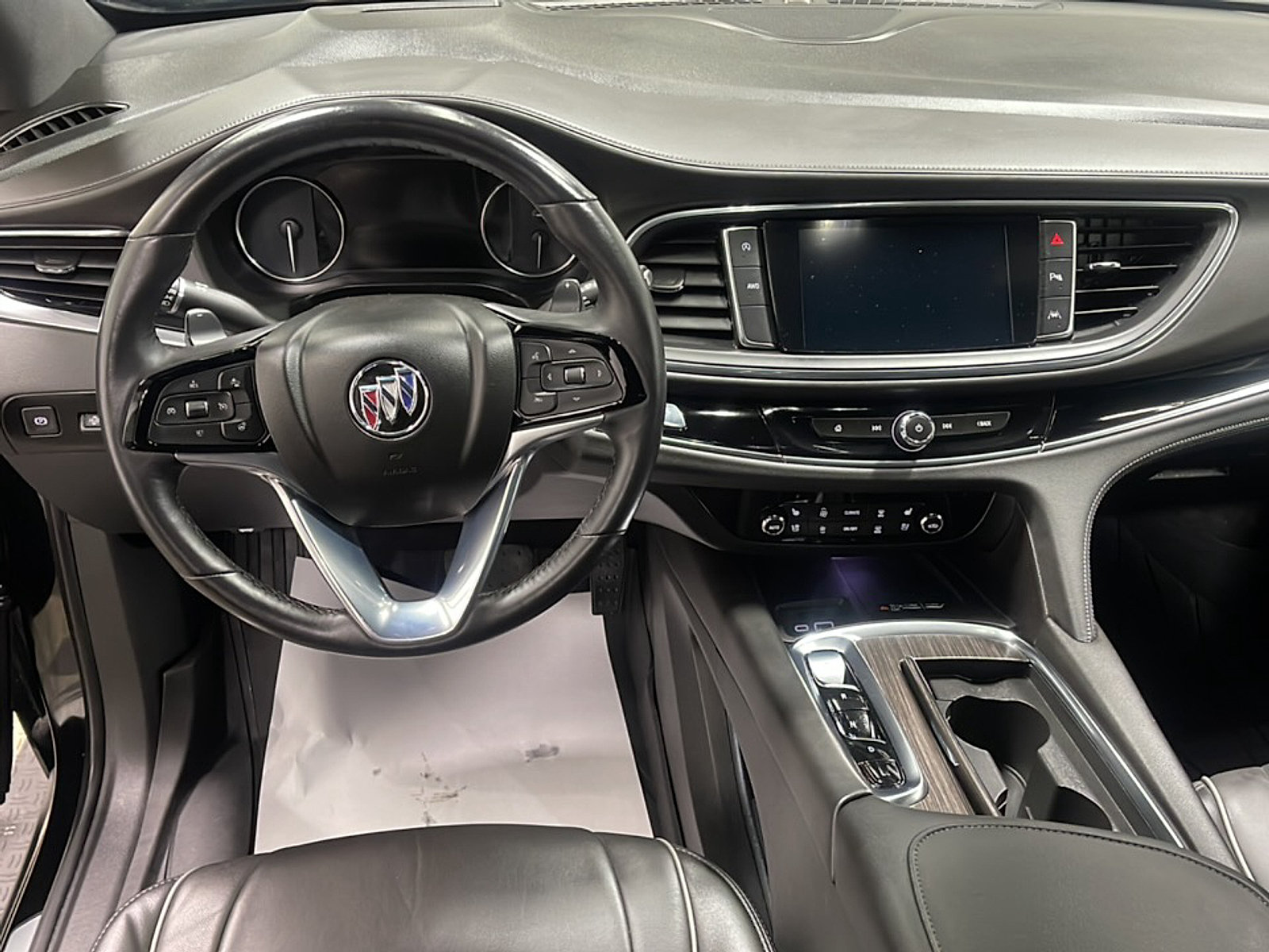 Used 2024 Buick Enclave Avenir AWD/4WD image 3