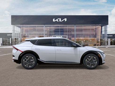 New 2026 Kia EV6 Light RWD image 8