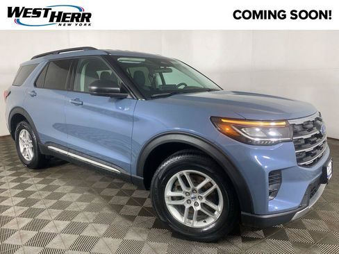 Used 2025 Ford Explorer Active AWD/4WD image 1