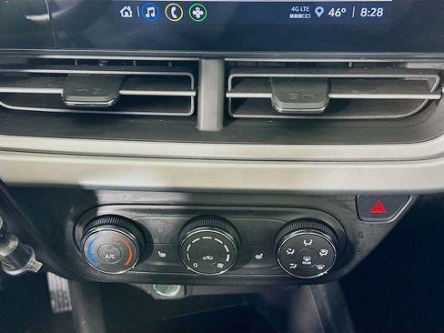 Used 2025 Chevrolet Trax LS w/ LS Convenience Package image 15