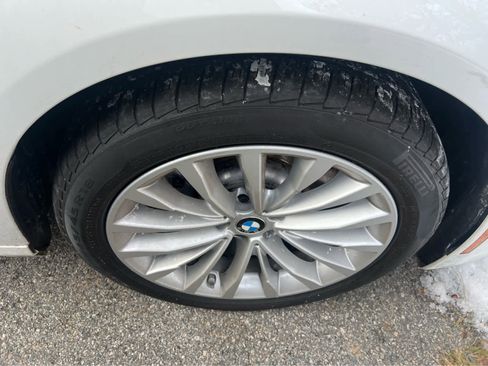 Used 2023 BMW 530i xDrive w/ Premium Package image 28