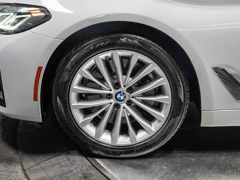 Used 2021 BMW 530i w/ Convenience Package RWD image 9