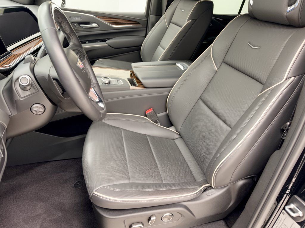 Used 2023 Cadillac Escalade ESV Premium Luxury w/ Performance Package AWD/4WD image 5