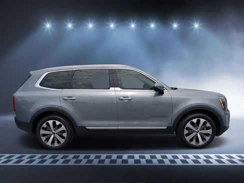 Used 2022 Kia Telluride S AWD/4WD image 2