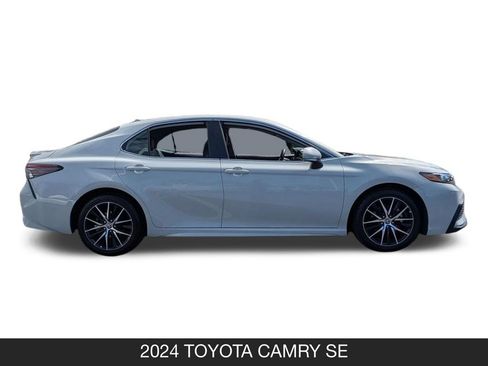 Used 2024 Toyota Camry SE w/ Convenience Package FWD image 6