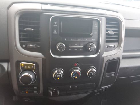 Used 2018 RAM 1500 Express AWD/4WD image 17