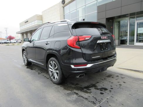 Used 2019 GMC Terrain Denali w/ GMC Pro Grade Package image 5