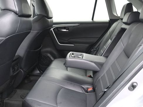 Used 2022 Toyota RAV4 XLE Premium image 22