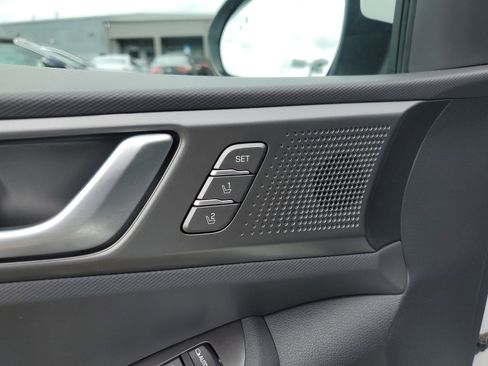 Used 2020 Hyundai Ioniq Limited image 17