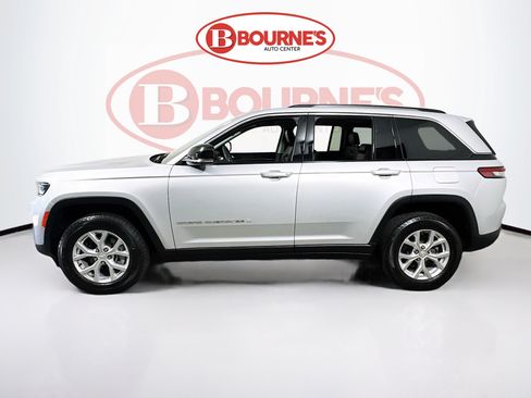Used 2023 Jeep Grand Cherokee Limited AWD/4WD image 8