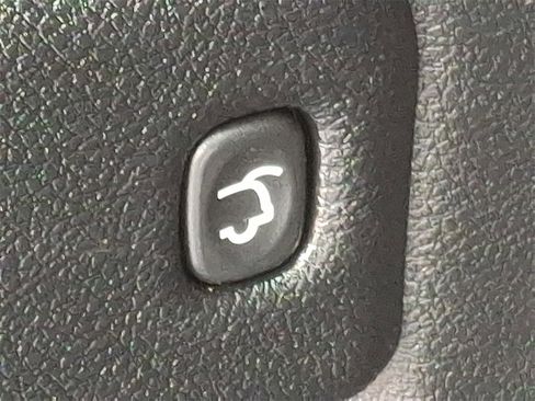 Used 2024 Dodge Durango GT image 32