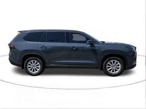 Used 2025 Toyota Grand Highlander AWD image 2
