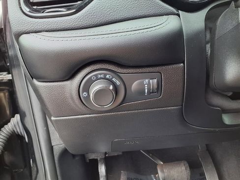 Used 2024 Dodge Durango SXT image 14