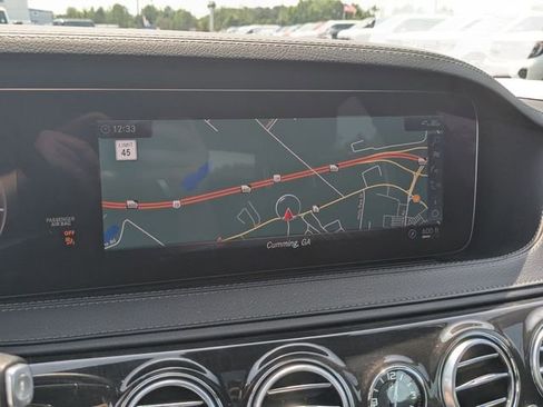 Used 2019 Mercedes-Benz S 560 Sedan image 16