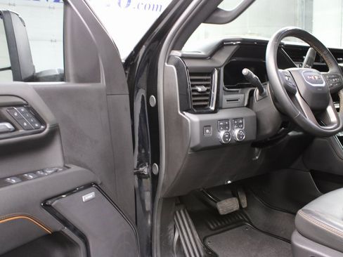 Used 2024 GMC Sierra 2500 AT4 image 57