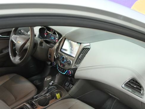 Used 2016 Chevrolet Cruze Premier w/ Premier True North Edition FWD image 12