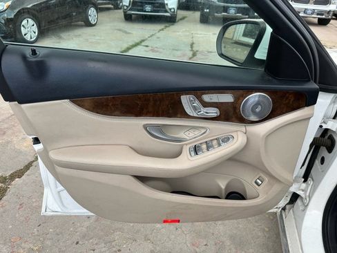 Used 2015 Mercedes-Benz C 300 4MATIC Sedan image 11