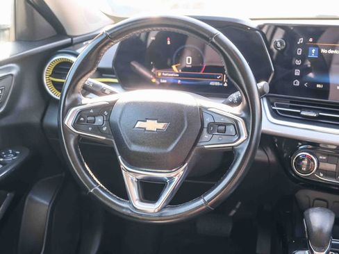 Used 2024 Chevrolet Trax LT w/ Driver Confidence Package FWD image 17