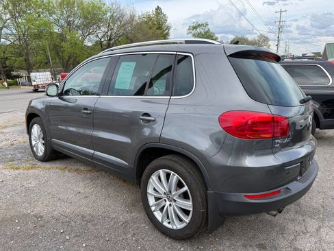 Used 2016 Volkswagen Tiguan SE image 2