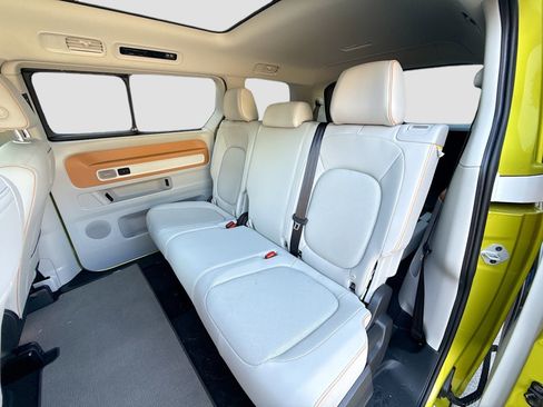 Used 2025 Volkswagen ID. Buzz 1st Edition image 26