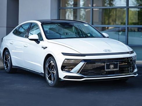 Certified 2025 Hyundai Sonata SEL FWD image 1
