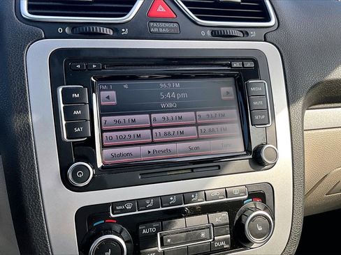 Used 2010 Volkswagen Eos Komfort image 21