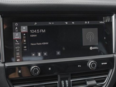 Used 2023 Porsche Macan Turbo image 16