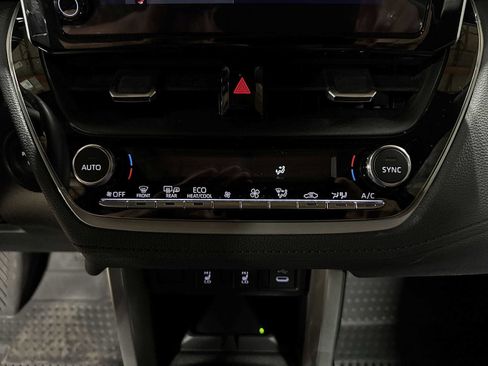 Used 2025 Toyota Corolla Cross AWD Hybrid w/ Convenience Package image 21