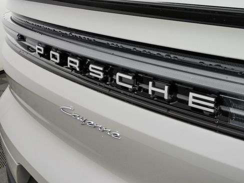 New 2026 Porsche Cayenne Coupe AWD/4WD image 39