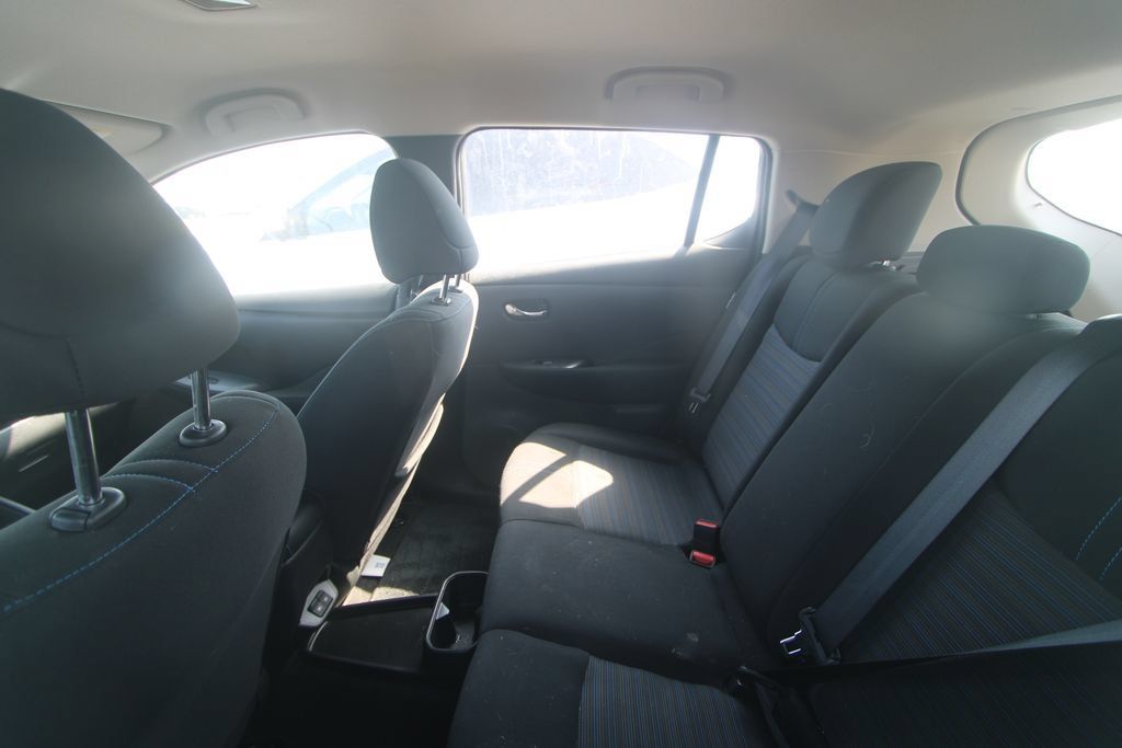 Used 2025 Nissan Leaf S FWD image 17