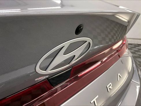 Used 2025 Hyundai Elantra SE FWD image 7