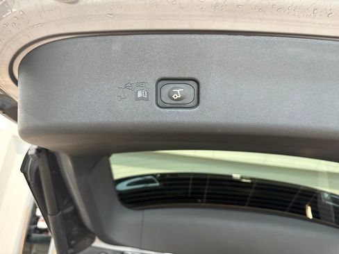 Used 2024 Lincoln Nautilus Reserve image 33